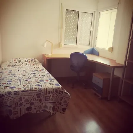 Apart Figueres Apartment